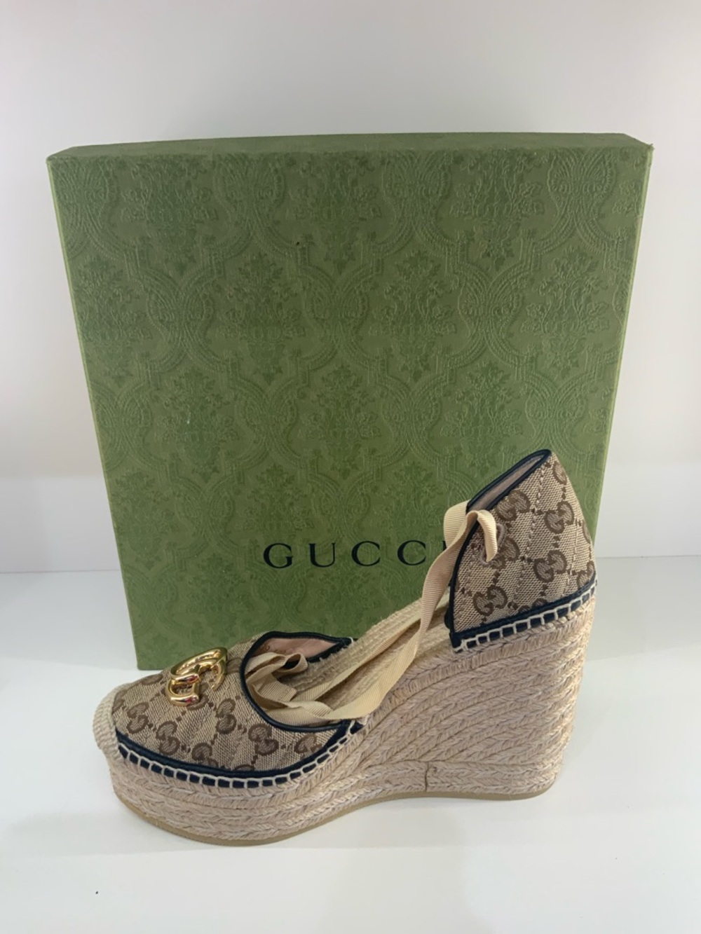 Pre Owned Gucci Brown Sz 39 Tan Monogram Espadrille Wedge with Gold Double GG - Picture 5 of 9